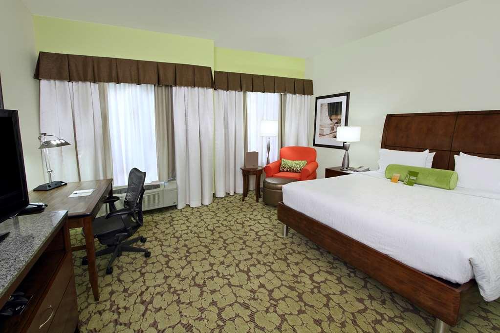 Hilton Garden Inn Calabasas Room photo
