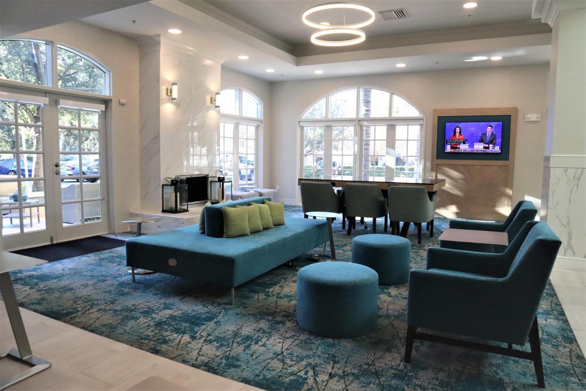 Hilton Garden Inn Calabasas Exterior photo